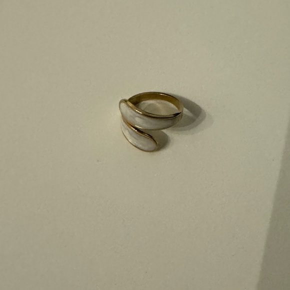 18K Gold Plated White Rasin Ring - Picture 2 of 3